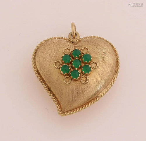 Yellow gold heart, 750/000, with green stones. Matted