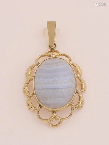 Yellow gold pendant, 585/000, with a stripe agate.