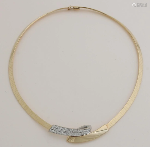 Elegant yellow gold choker, 585/000, with diamonds.