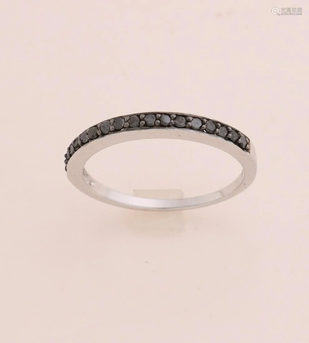 Beautiful silver ring, 925/000, tightly set with