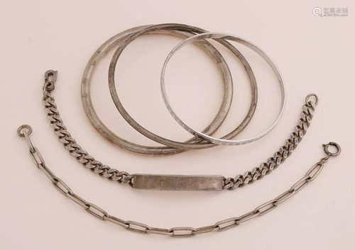 Five silver bracelets, 835/000, with 3 ring bands, a