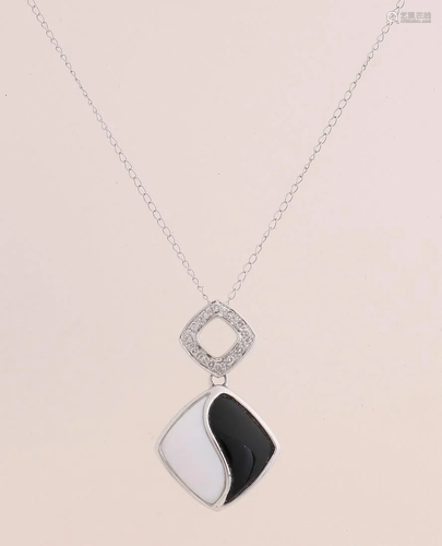 White gold pendant, 585/000, diamond-shaped model …