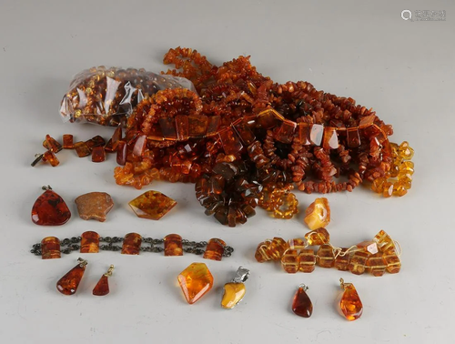 Large lot of amber/copal, with various necklaces,