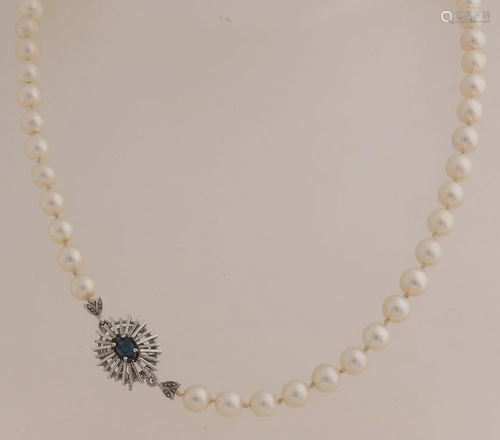 Sett of white gold jewelry, 585/000, with pearls. A