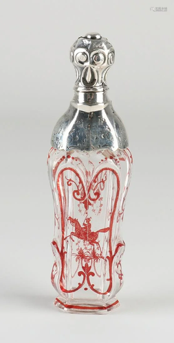 Odeur bottle with a silver collar and cap, 833/000.