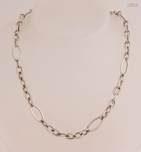 Silver choker, 925/000, made of oval links with 7