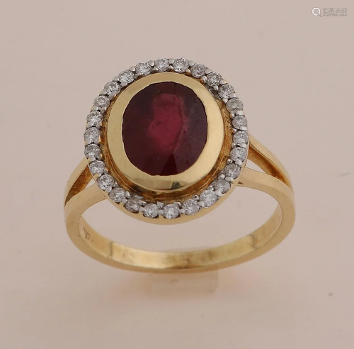 Yellow gold ring, 585/000, with ruby â€‹â€‹and diamond.