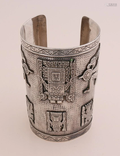 Wide silver bracelet, 925/000, with Inka characters.