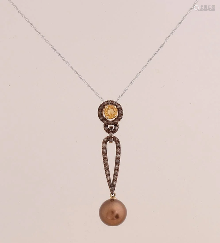 Yellow gold pendant, 585/000, with brown pearl and