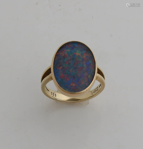 Yellow gold ring, 585/000, with blue opal. Ring with a