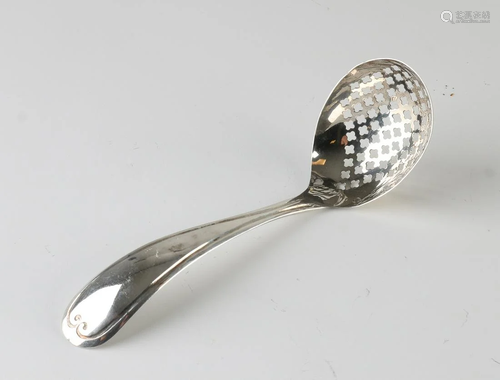 835/000 Silver egg spoon with open-sawn tray, and