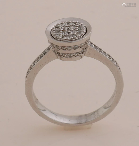 White gold ring, 750/000, with diamond. Ring with large