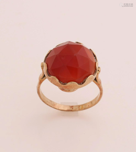 Yellow gold ring, 585/000, with carnelian. Ring with a