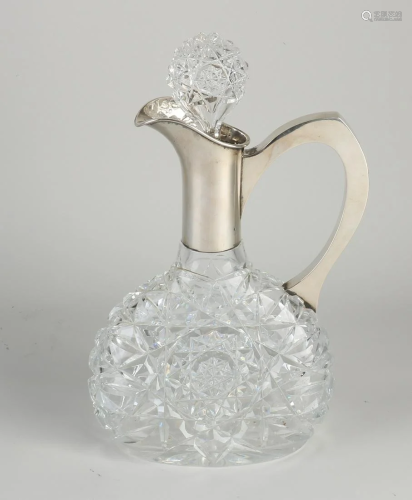 Beautiful crystal decanter with star-shaped cut, with