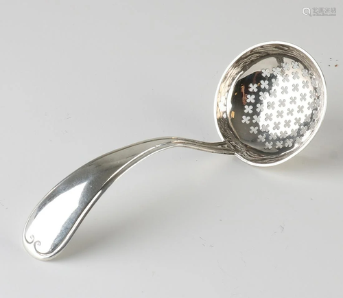 835/000 Silver spreading spoon with round bowl which is