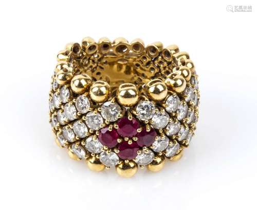 Gold, rubies and diamonds ring 18k yellow gold, stretch band...