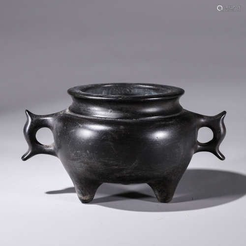 A copper censer with xiu dragon shaped ears