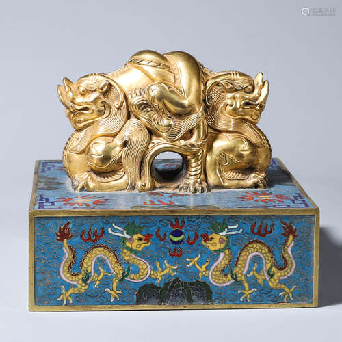 A cloisonne gilding dragon seal