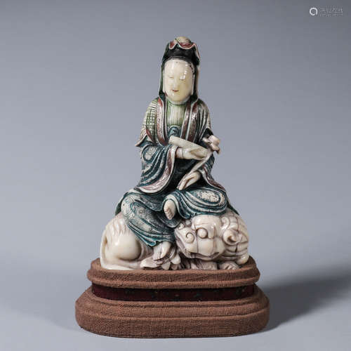 A painted Shoushan stone Guanyin ornament