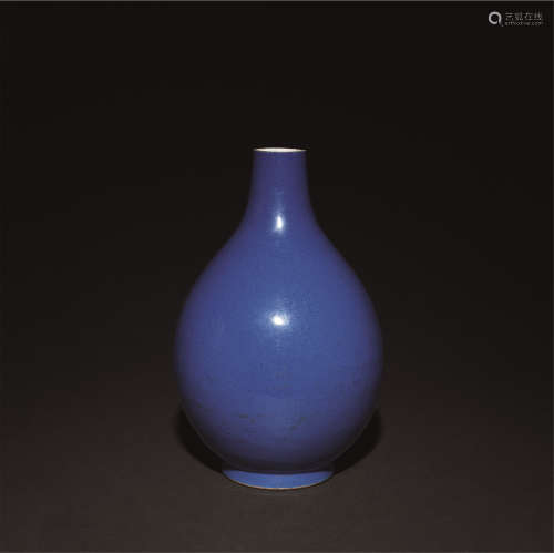 清中期 霁蓝釉截口瓶
