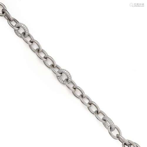 Bracelet en or gris 18K (750/1000) composé d'anneaux gourmet...