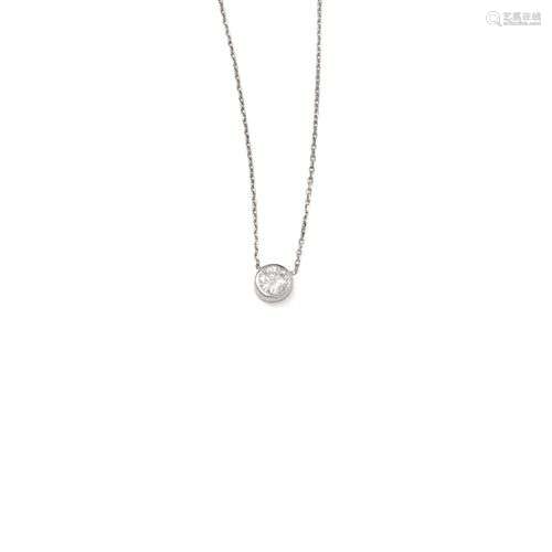 Collier en or gris 18K (750/1000) composé d'un diamant taill...