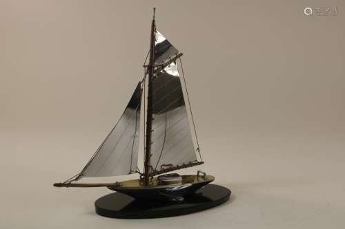 Koperen verzilverde miniatuur zeilboot
