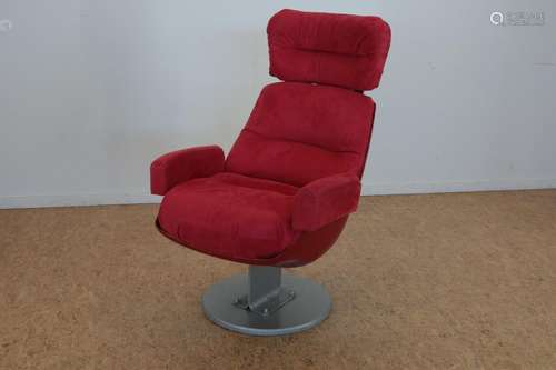 Moderne armfauteuil met rode bekleding