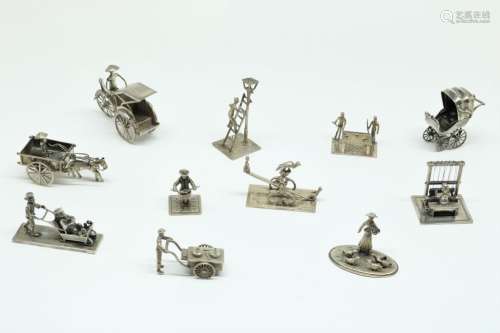 Elf zilveren miniaturen