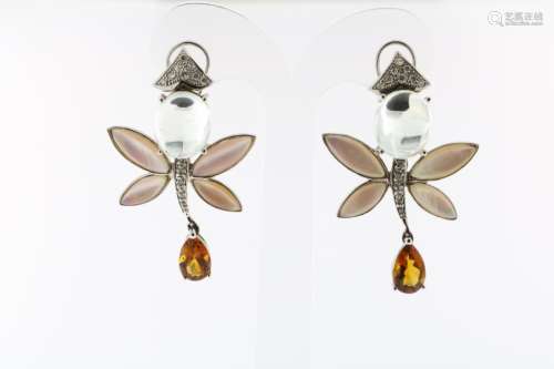Gouden vlinder oorbellen met kwarts