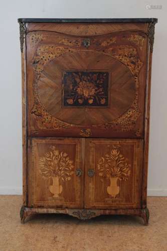 Noten secretaire met marmerenblad