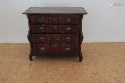 Mahonie commode met 4 laden