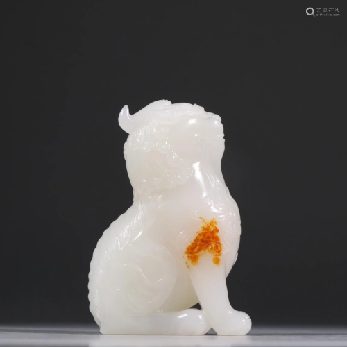 A WHITE JADE CARVING PIECE OF PIXIU