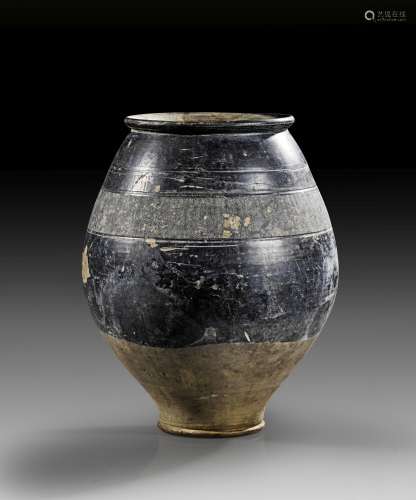 Large Roman Terra Nigra jar.