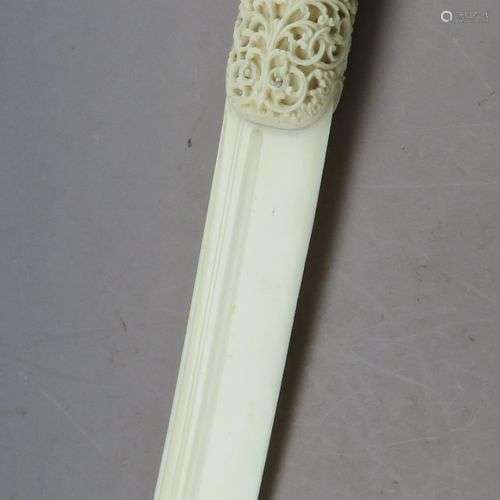 ˜A BURMESE IVORY PAPER KNIFE^ LATE 19TH/EARLY 20TH CENTURY