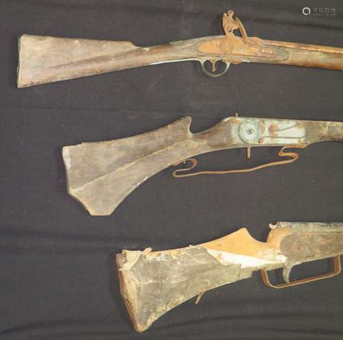 Ⓦ A FLINTLOCK TRADE GUN AND TWO THEATRICAL GUNS IN 17TH CENT...