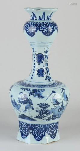 18th century Delft fayence knob vase with chinoiserie