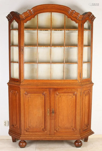 18th century Dutch oak display cabinet. Dimensions