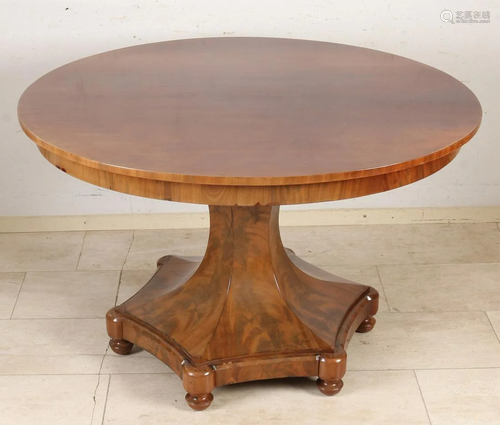 North German mahogany Biedermeier table with column