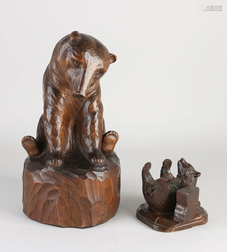 Two antique wood-carved bears. Germany. Circa 1900 -