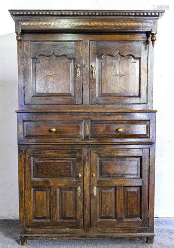 17th - 18th century English oak cupboard with (strap)