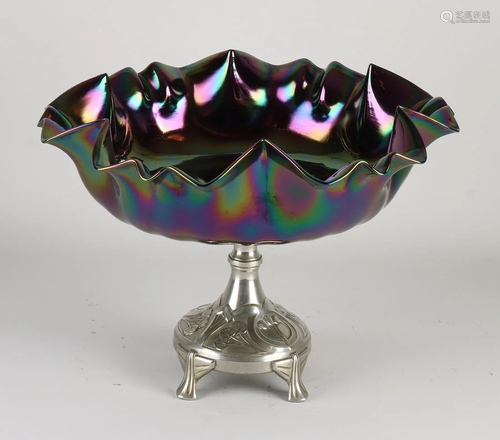 Art Nouveau tazza with pleated mouth-blown glass bowl