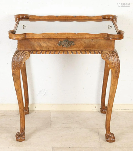 Dutch burr walnut tea table in baroque style. Circa