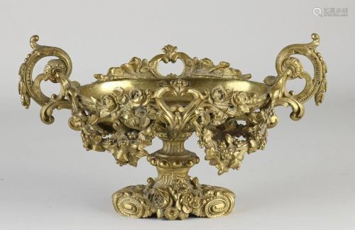 19th century gilt French bronze tazza with garlands.