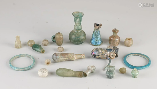 Lot of various Nishapur glassware. Iran. Soil finds.