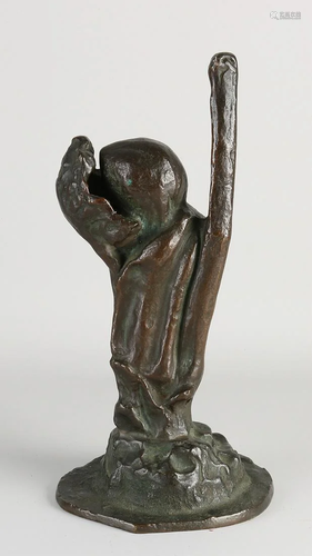 Heavy bronze sculpture. Unsigned. 20th century.