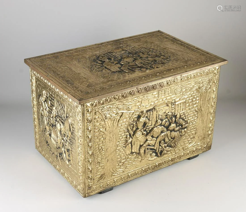 Antique copper-beaten peat box with figures decor.