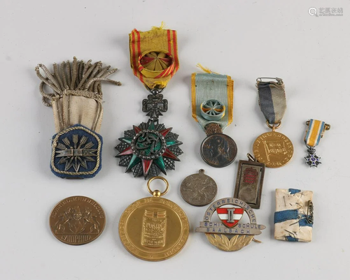 Lot of various old medals. Europe. Size