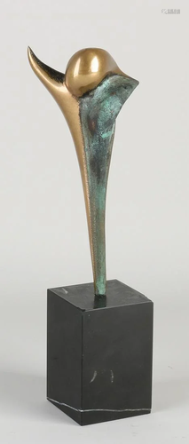 Ruurd Hallema. 1954 - Borne. Abstract figurative bronze