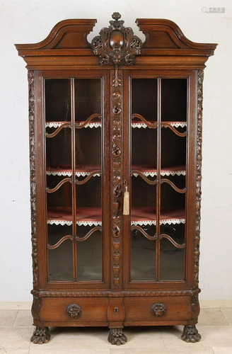 German oak 1920s Baroque-style glass case with drawer,